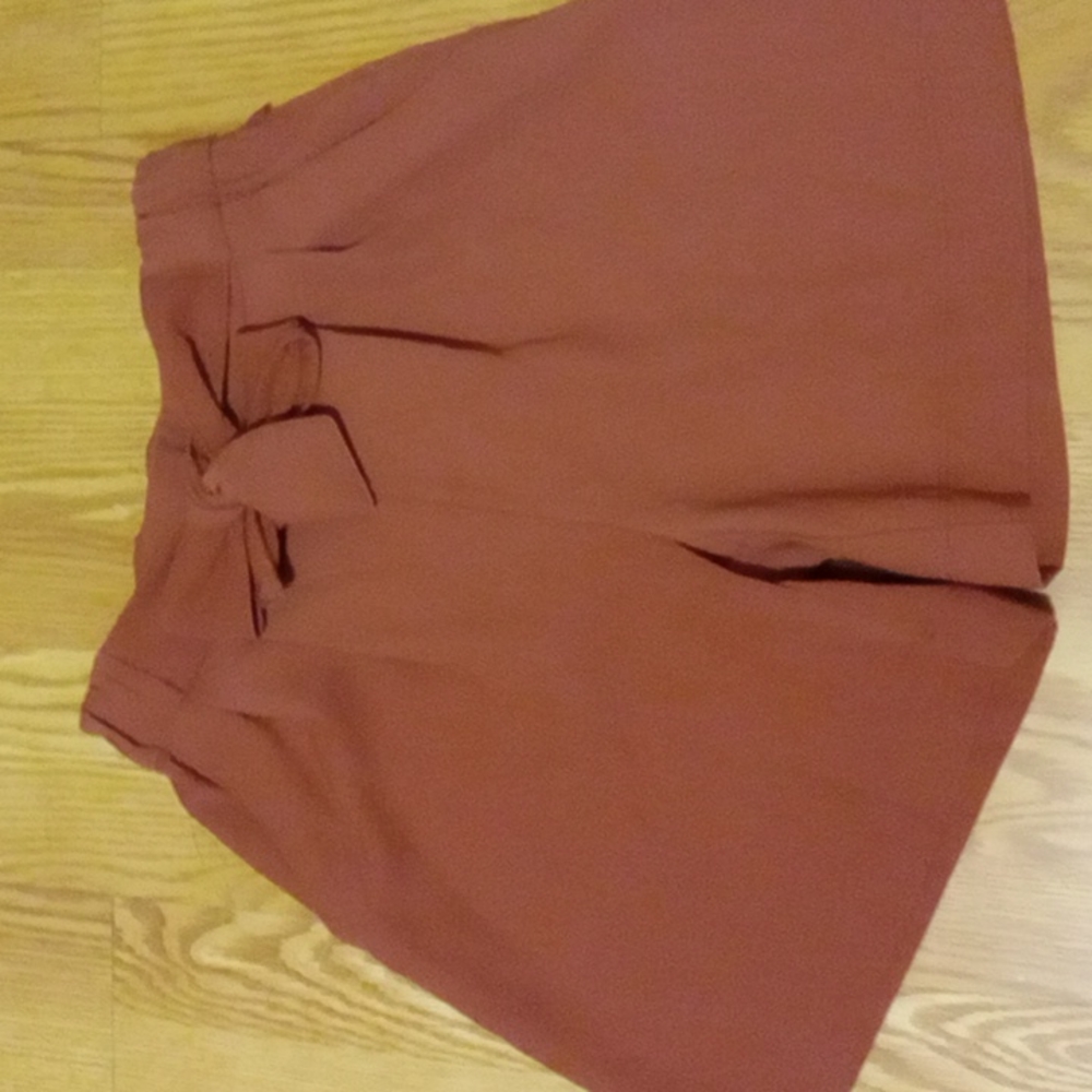 Lululemon short size 4 like new